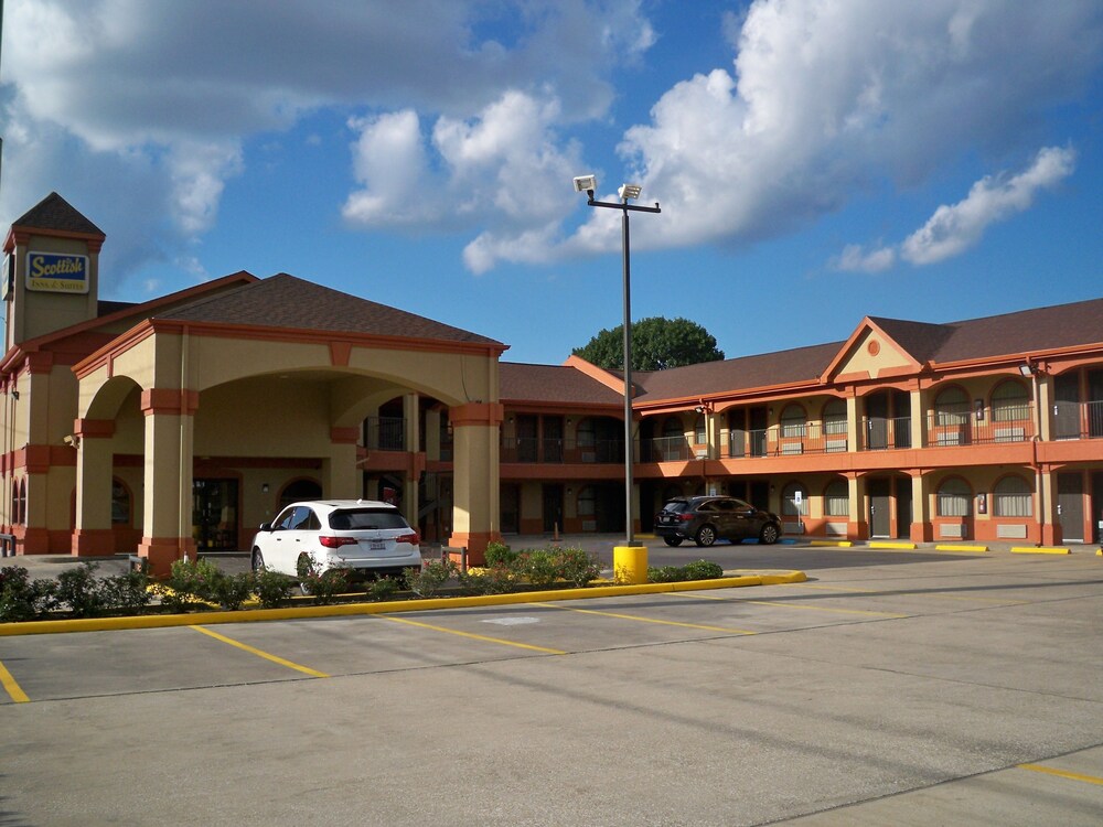 Scottish Inn & Suites - photo 58