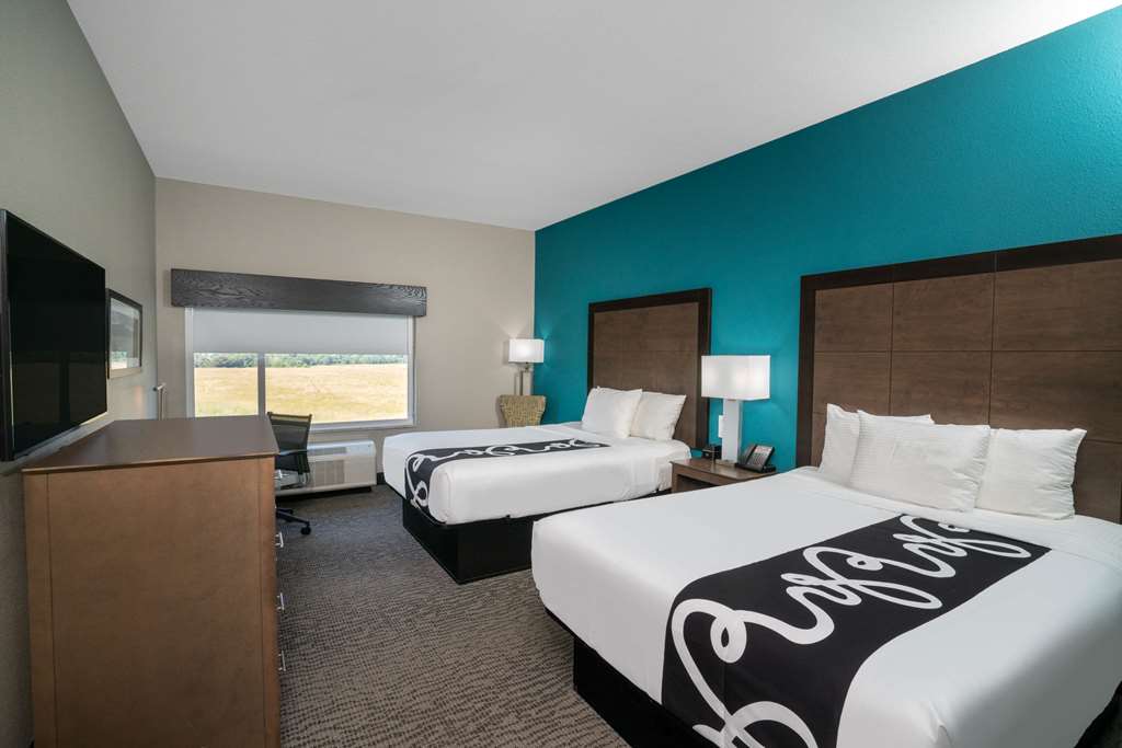 La Quinta Inn & Suites by Wyndham West Memphis - photo 16