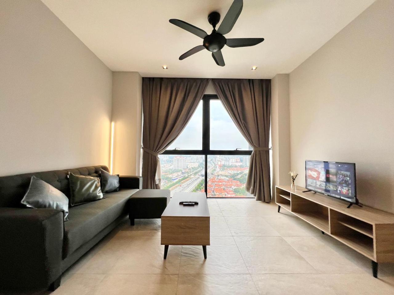 LA 1 10 Pax Cozy Home Tropicana 3Rooms 4QBeds Wifi&TV — 4-Star Luxury Hotel in Petaling Jaya, Malaysia