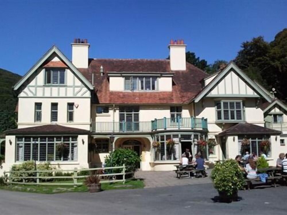 Hunters Inn — 4-Star Luxury Hotel in Barnstaple, United Kingdom