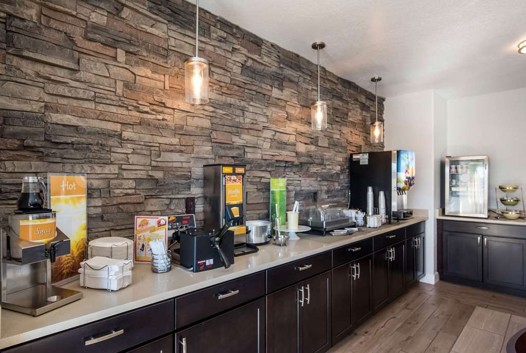 Quality Inn & Suites Pueblo West - photo 37