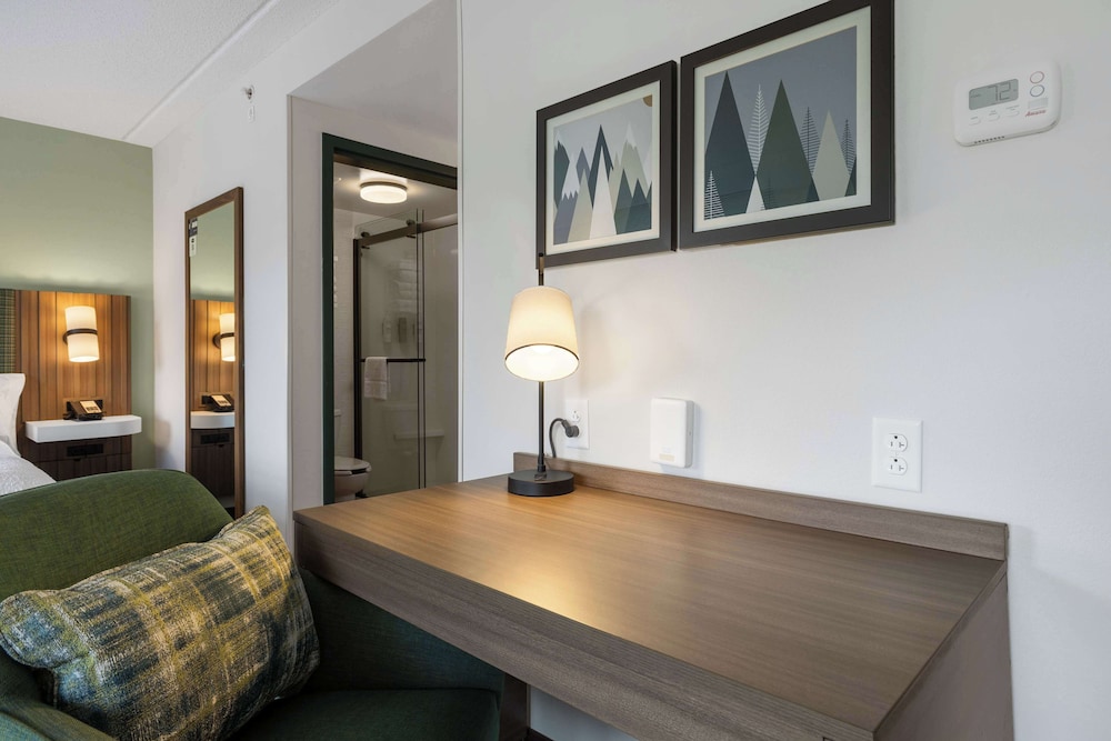 Hampton Inn & Suites Lake George - photo 32