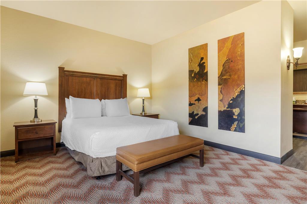 Best Western Plus Cimarron Hotel & Suites - photo 27