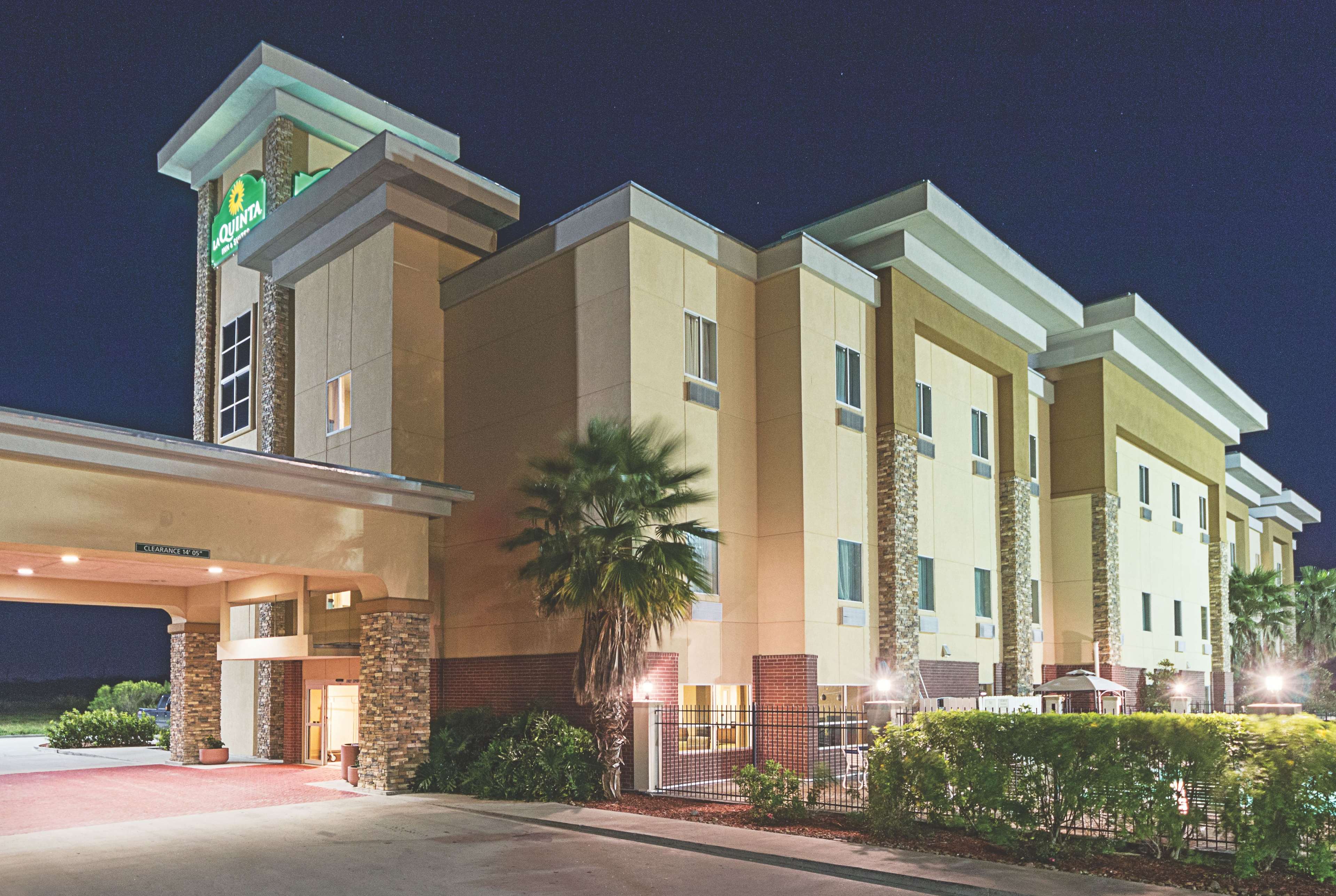 La Quinta Inn & Suites by Wyndham Mathis - photo 4