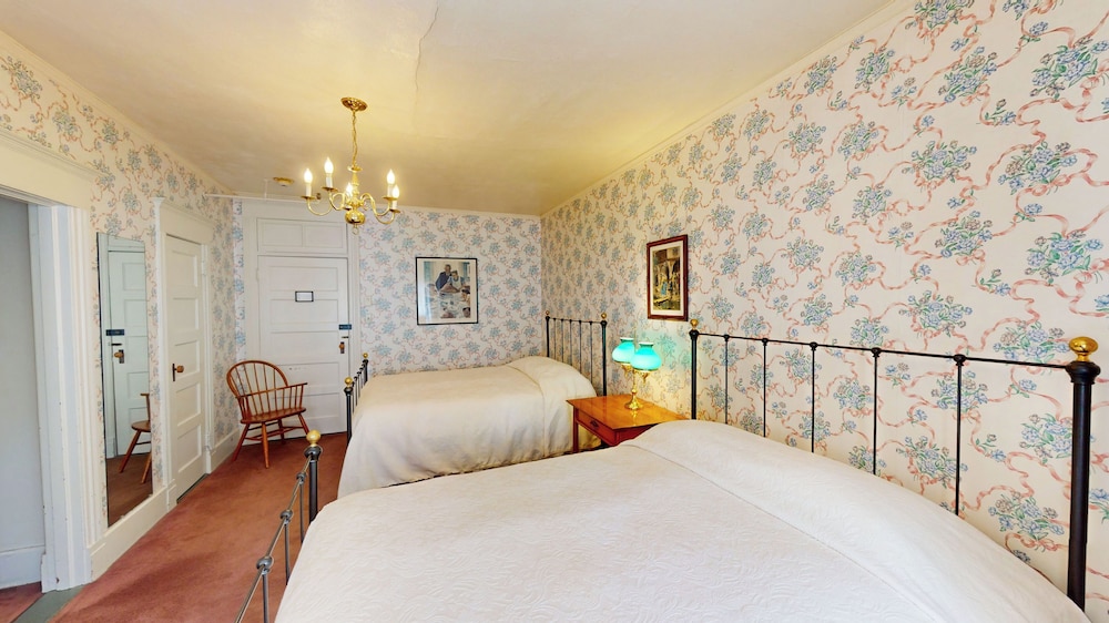 The Red Lion Inn - photo 16