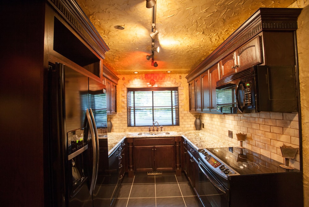 The Roxbury - photo 141