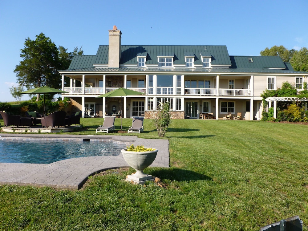 Cedar Spring Inn & Spa — 4-Star Luxury Hotel in Ruckersville, United States
