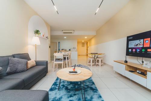 Mosaic Midvalley Starlit 3BR 8pax Bathtub Mahjong by Our Stay — 4-Star Luxury Hotel in Johor Bahru, Malaysia