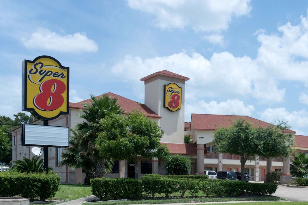 Super 8 by Wyndham Stafford Sugarland Area - photo 16