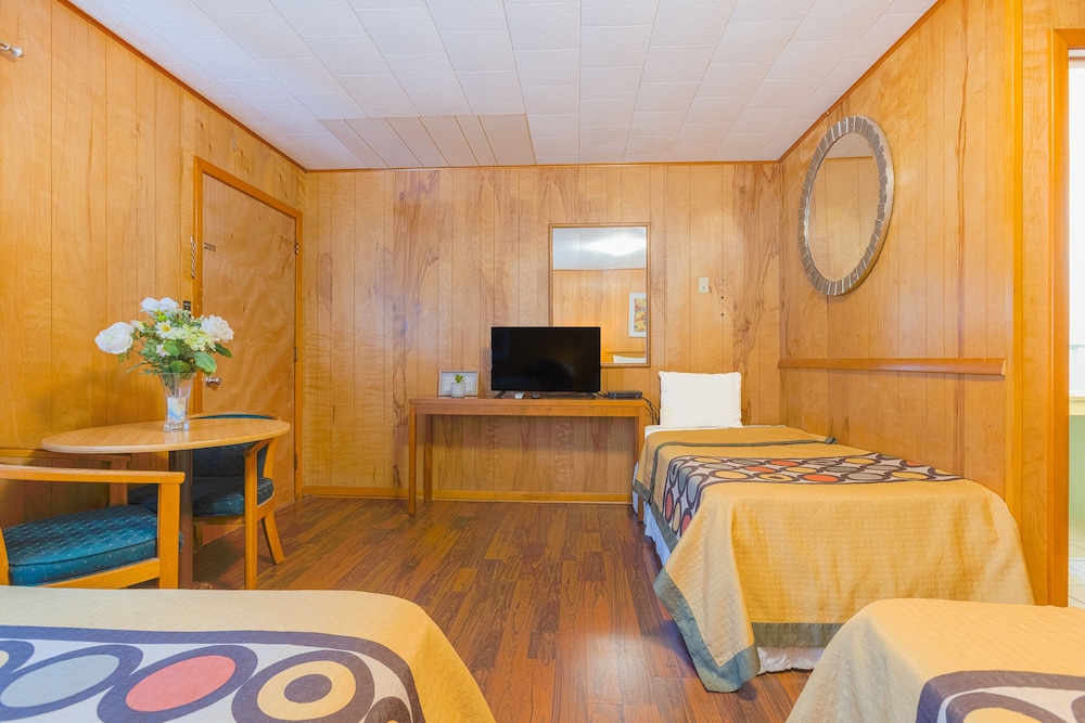Parkside Motel by OYO Meadville Conneaut Lake - photo 9