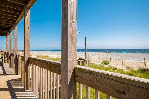 Mead Us At The Beach by Oak Island Accommodations - photo 33