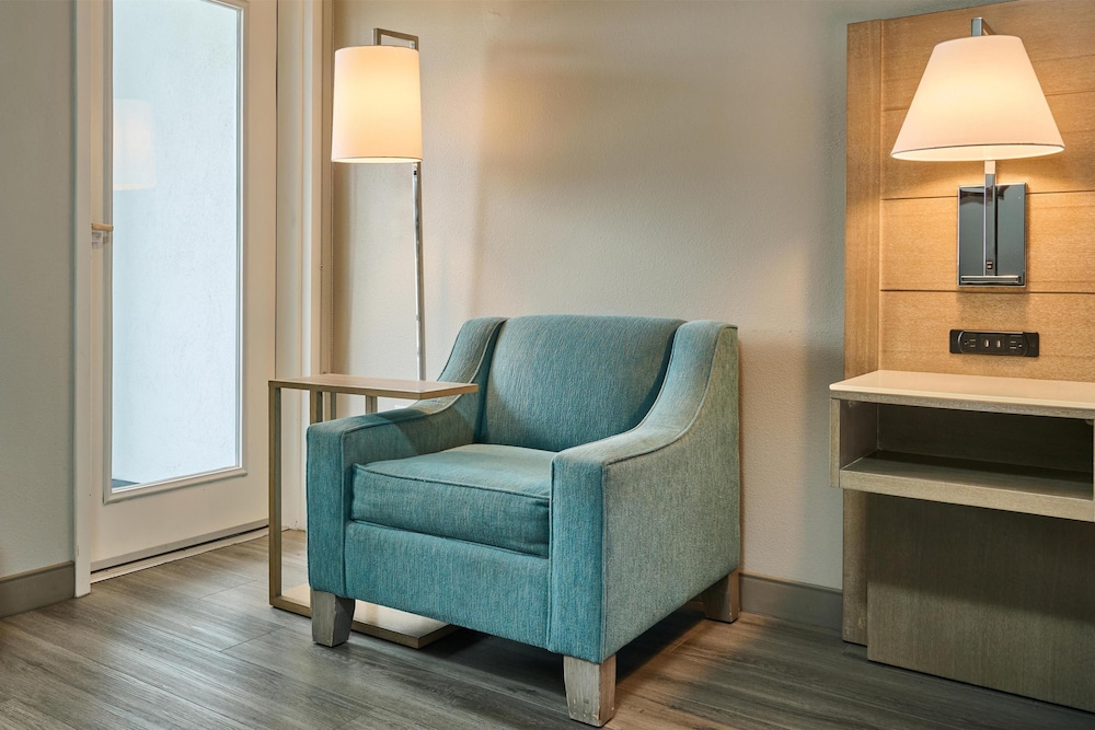 Hampton Inn & Suites Hermosa Beach - photo 22