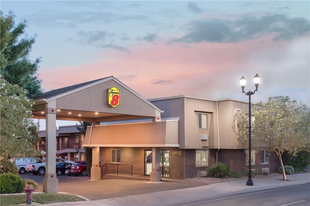 Super 8 by Wyndham St. George UT - photo 2