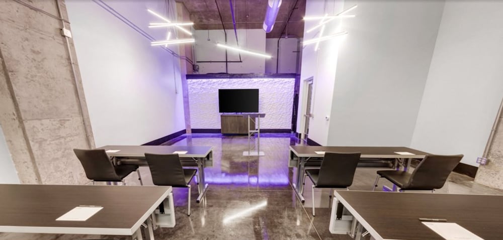 Holiday Inn Express Houston Galleria Area by IHG - photo 44