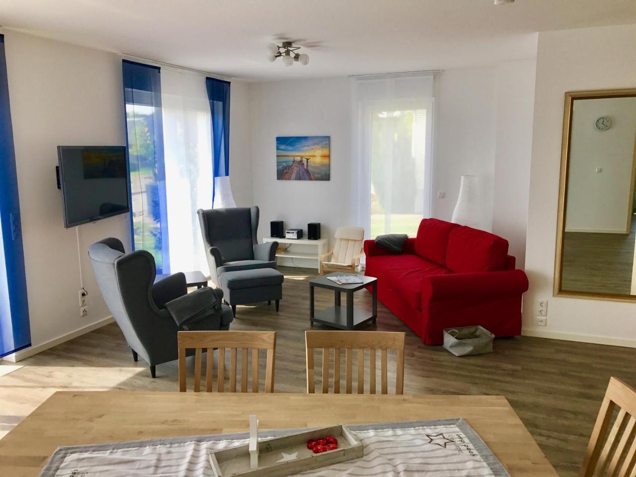 Haus Tulle 2 Ferienwohnungen Schnupp & Lütte mit Saisonstrandkorb — 4-Star Luxury Hotel in Travemuende, Germany