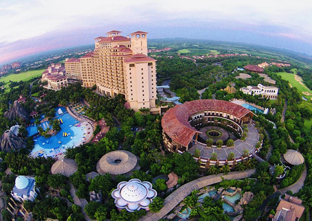 Mission Hills Resort Haikou — 5-Star Luxury Hotel in Haikou, People's Republic of China