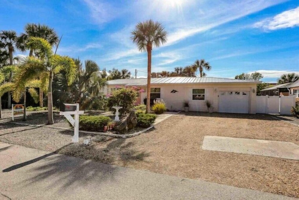 4870 Coquina Rd in Fort Myers Beach, United States