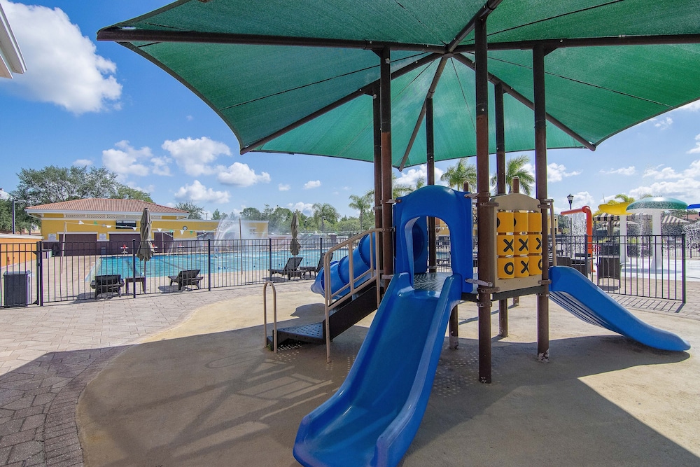 Emerald Greens Hotel Condo Resort - photo 28