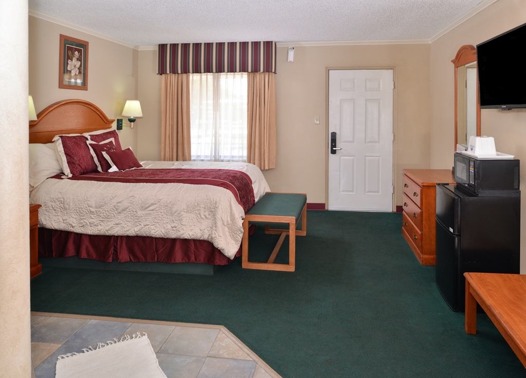 Americas Best Value Inn Lubbock East - photo 13