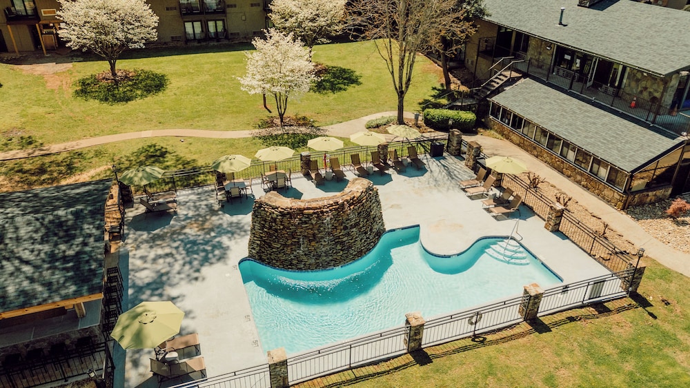 Tremont Lodge & Resort - photo 215