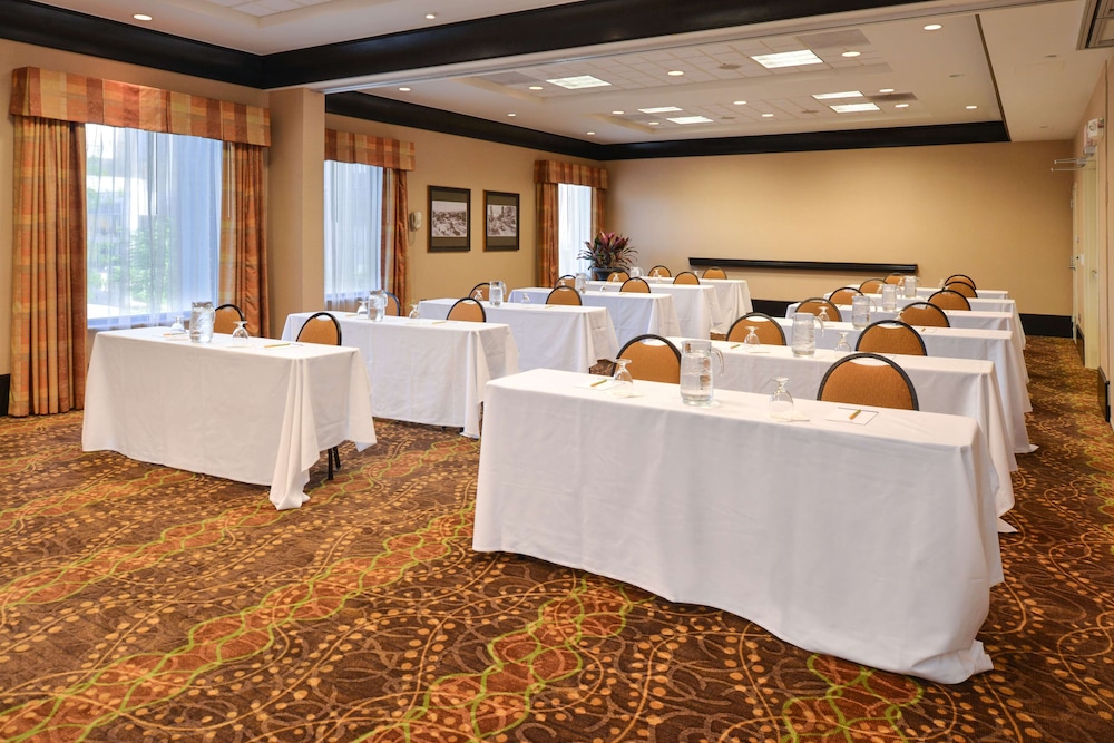 Hilton Garden Inn Terre Haute - photo 94