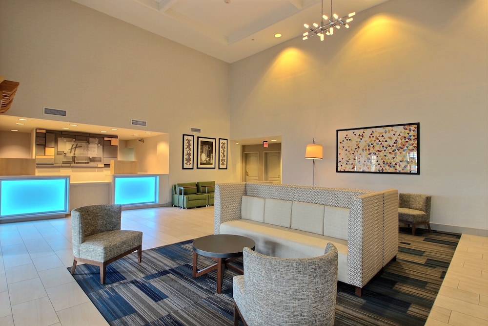 Holiday Inn Express Hotel & Suites Milwaukee Airport by IHG - photo 95