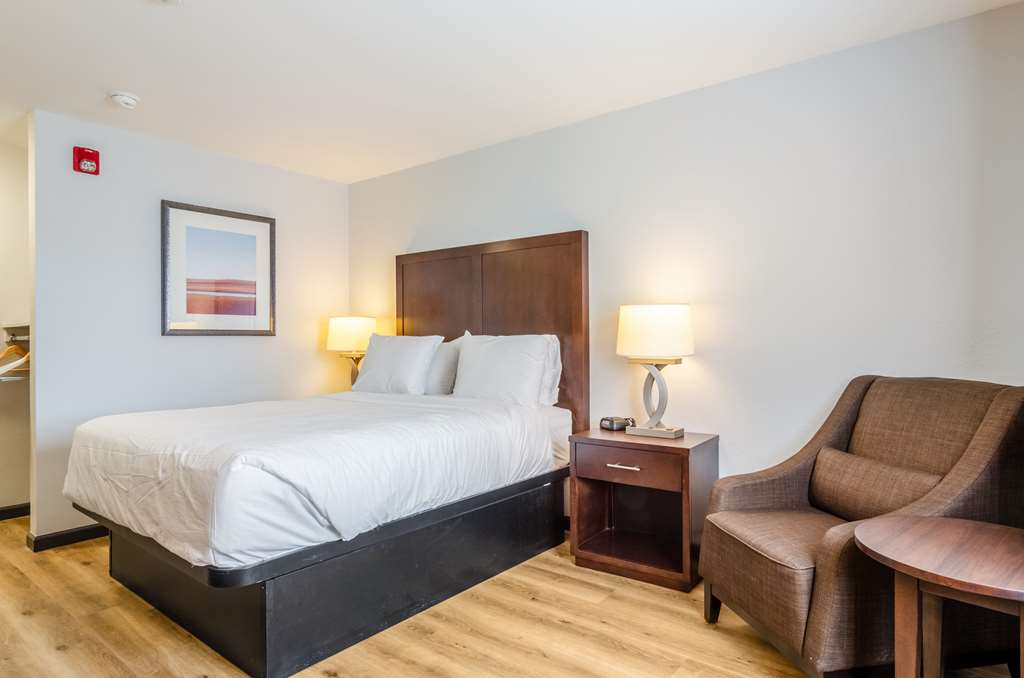 Red Lion Inn & Suites Des Moines - photo 13