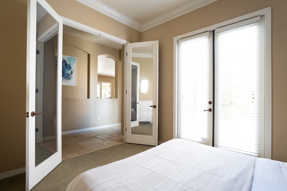 Desert Grove by Avantstay Oasis Retreat w Pool & BBQ Grill in Indio, United States