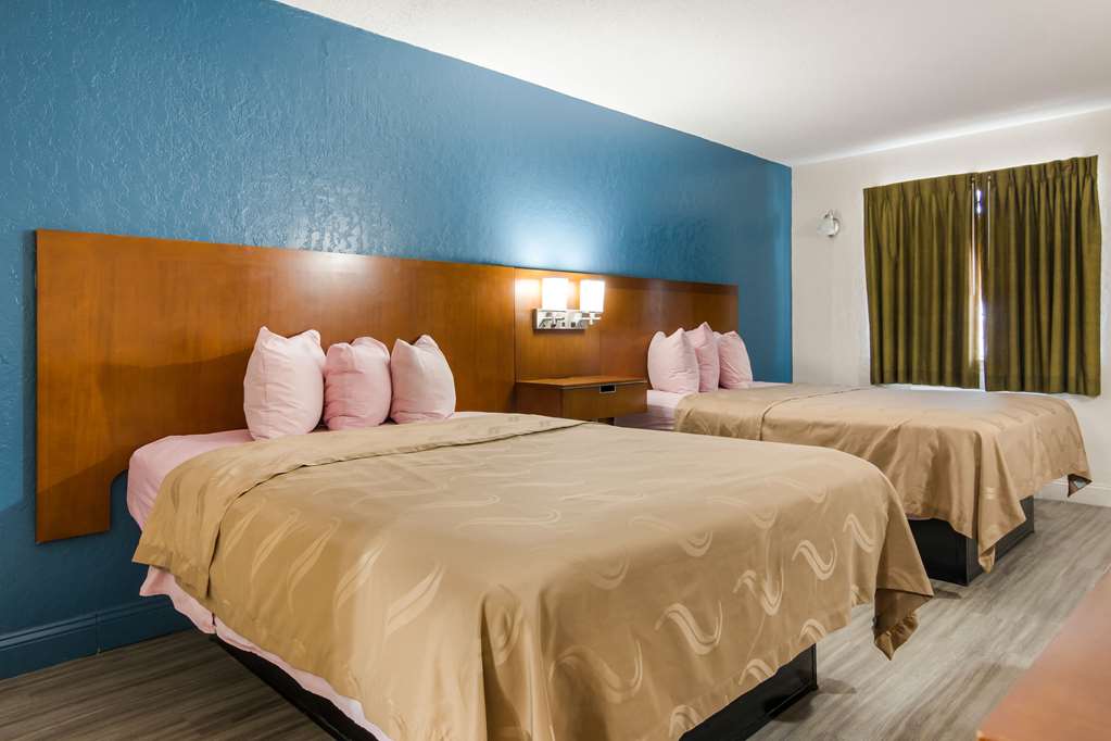 Rodeway Inn Broken Bow Hochatown - photo 22