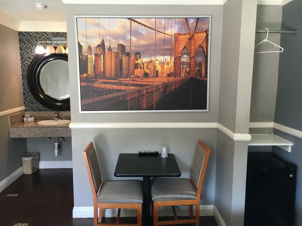 Hotel Salina Long Beach - photo 9
