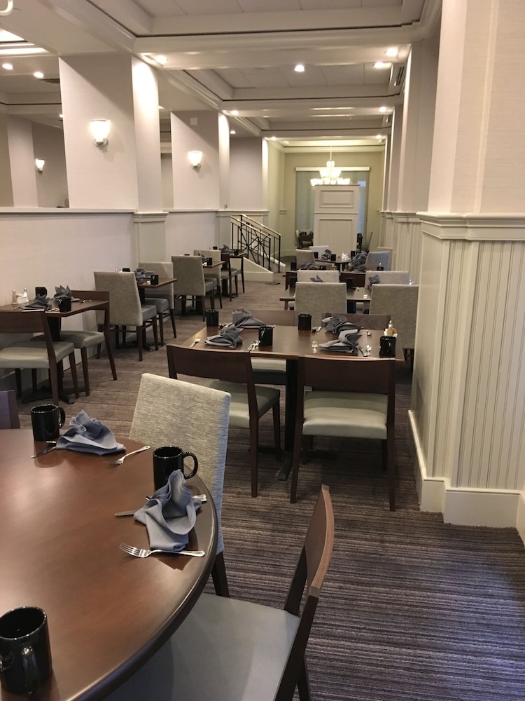 Norfolk Waterside Marriott - photo 23