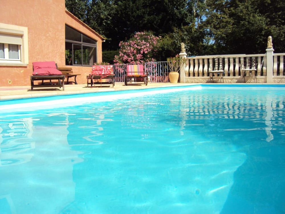 Studio La Douloire — hotel in Pernes-Les-Fontaines