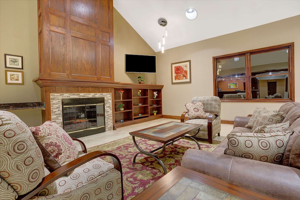 Travelodge by Wyndham Iowa City - featured photo