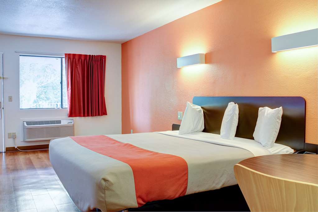 Motel 6 Bishop CA - photo 15