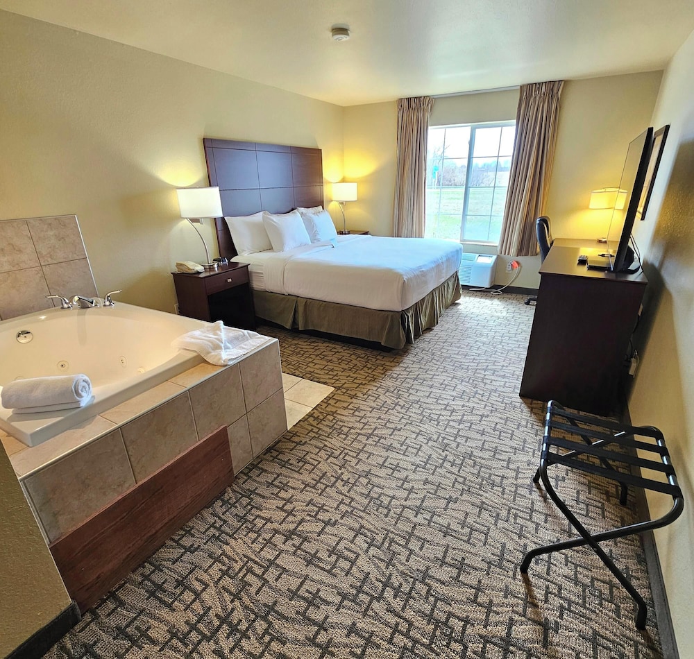 Cobblestone Inn & Suites Clintonville - photo 18