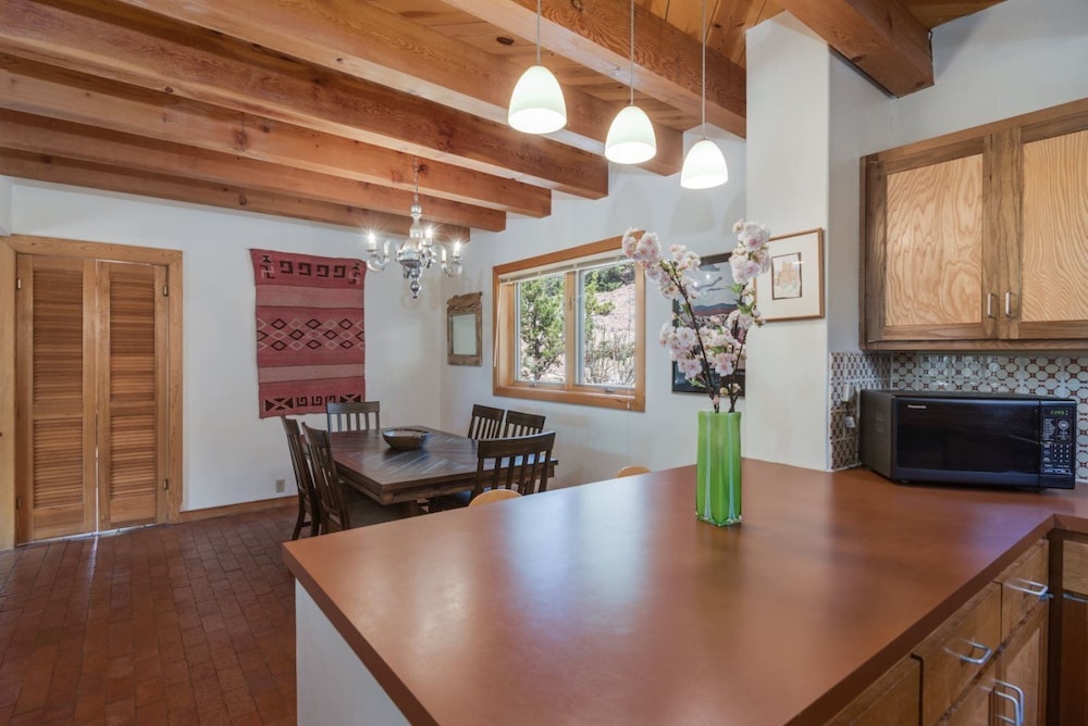 Acoma Majestic Views Near the Santa Fe Opera and Four Seasons in Tesuque - photo 5