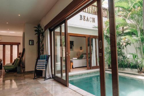 Charming Private Villa with Pool — 4-Star Luxury Hotel in Canggu, Indonesia
