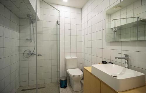 Chic 3BR Apt Near Fabrika By Wehost