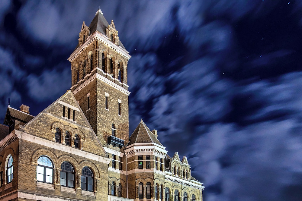 City Hall Grand Hotel - carbon neutral hotel in Williamsport
