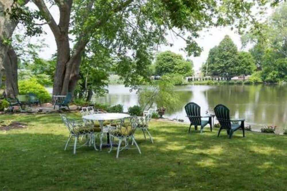 Walden on the Pond Hotel - photo 26