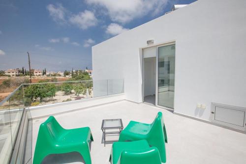 Villa Ochosto Helios Beautiful 5 Bedroom Protaras Villa Walking Distance