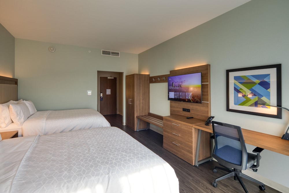 Holiday Inn Express & Suites Charlotte South End by IHG - photo 54
