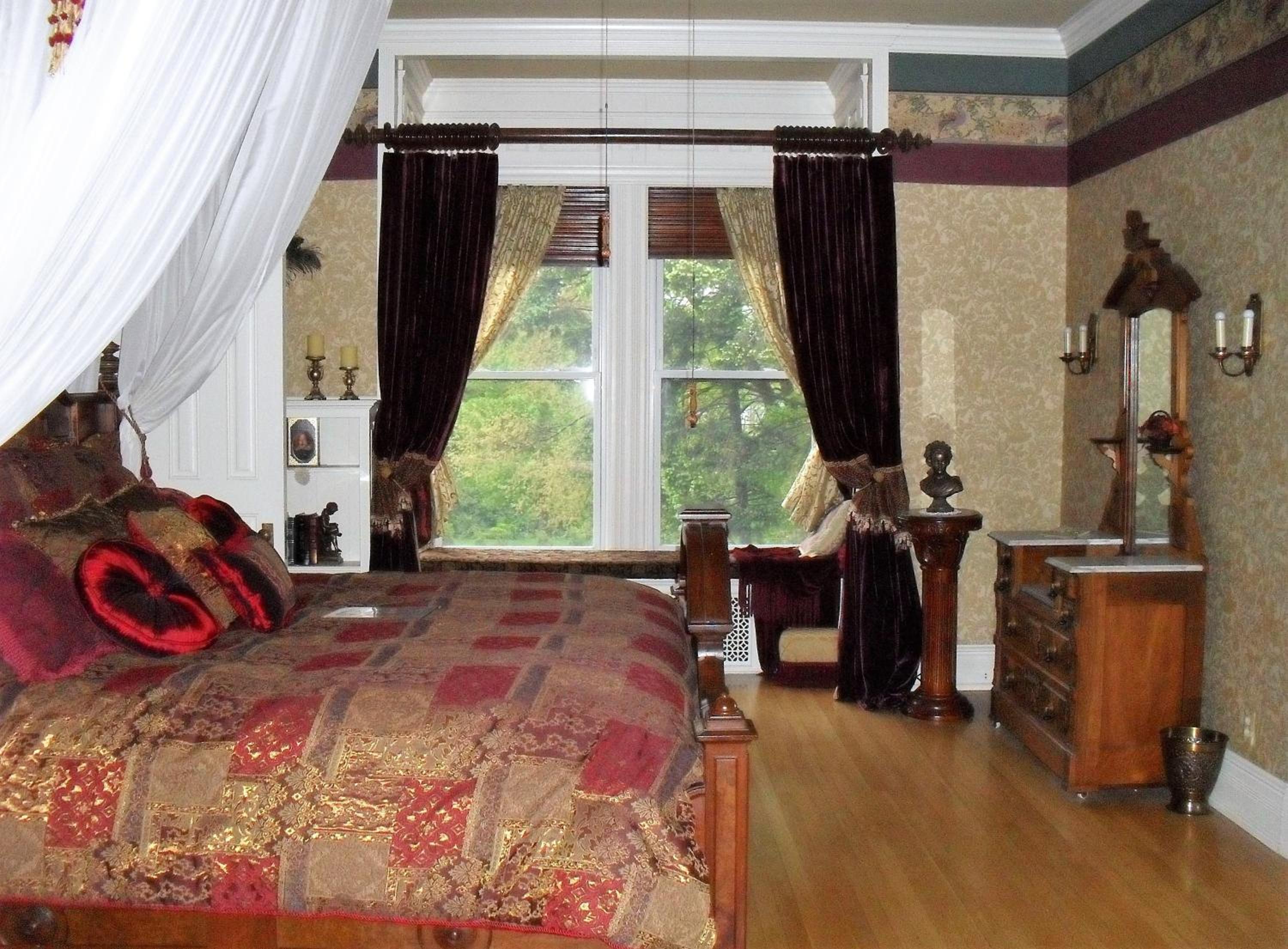 Alexander Mansion Bed and Breakfast - photo 14