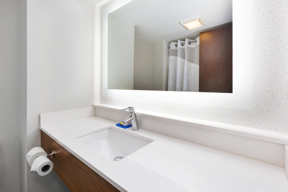 Holiday Inn Express Waldorf by IHG - photo 11