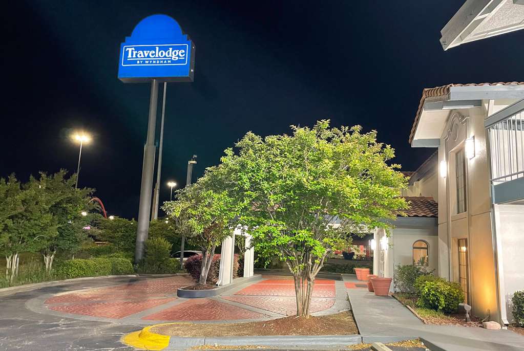 Travelodge by Wyndham Tuscaloosa - photo 3