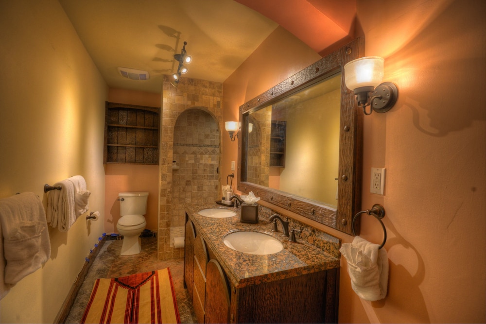 The Inn at Vanessie - photo 44