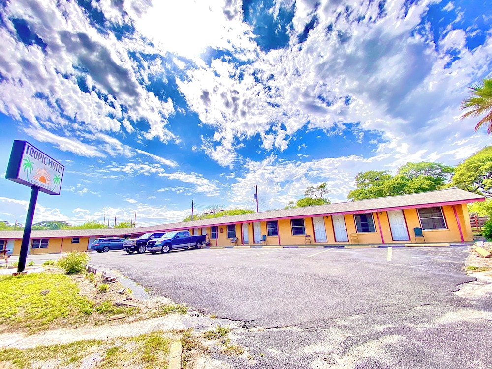 Tropic Motel - photo 34