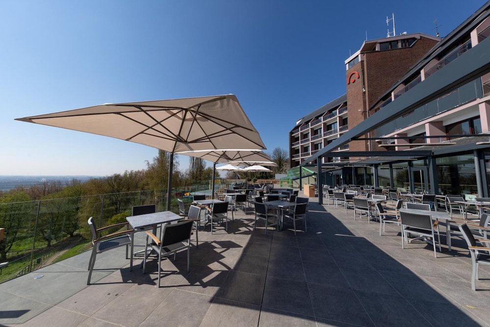 Le Floreal Panoramique - carbon neutral hotel in Tournai