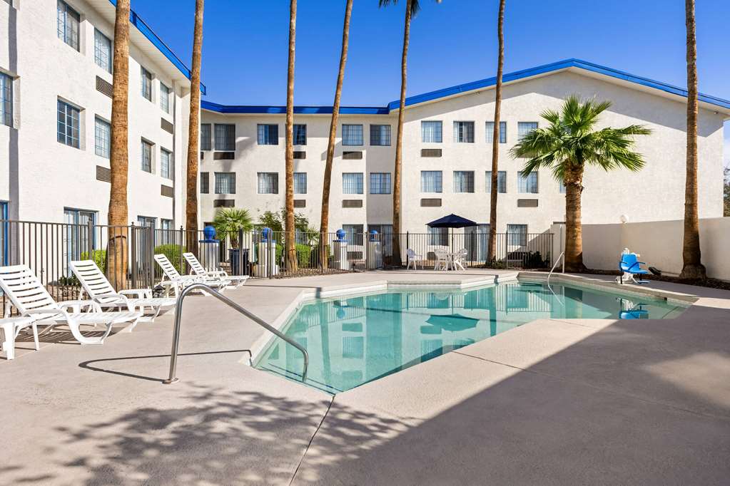 Days Inn & Suites by Wyndham Mesa Near Phoenix - photo 11
