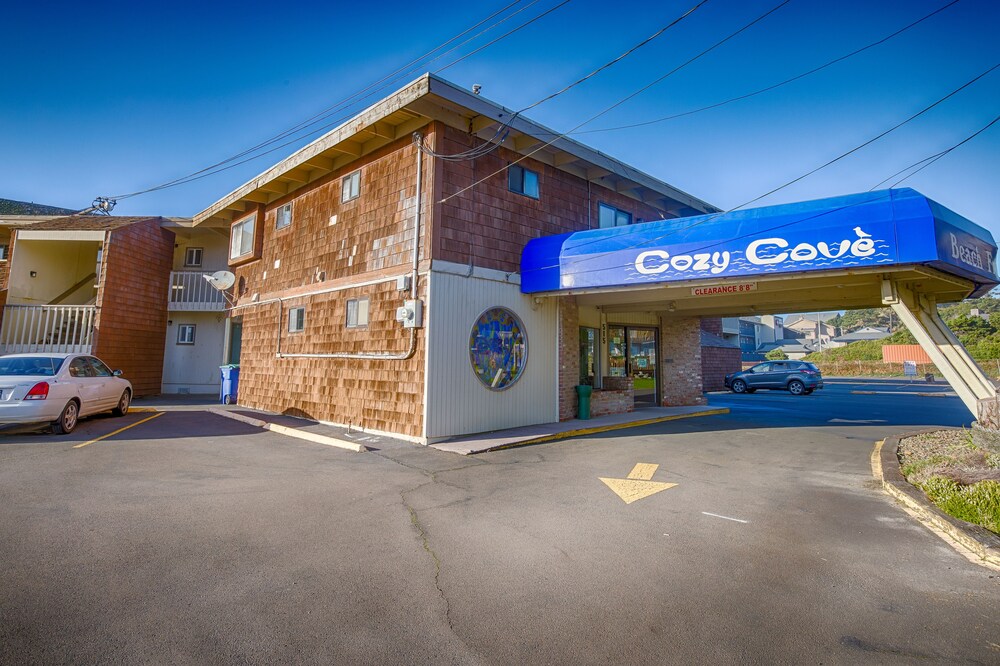 Cozy Cove Beachfront Resort Inn - photo 51